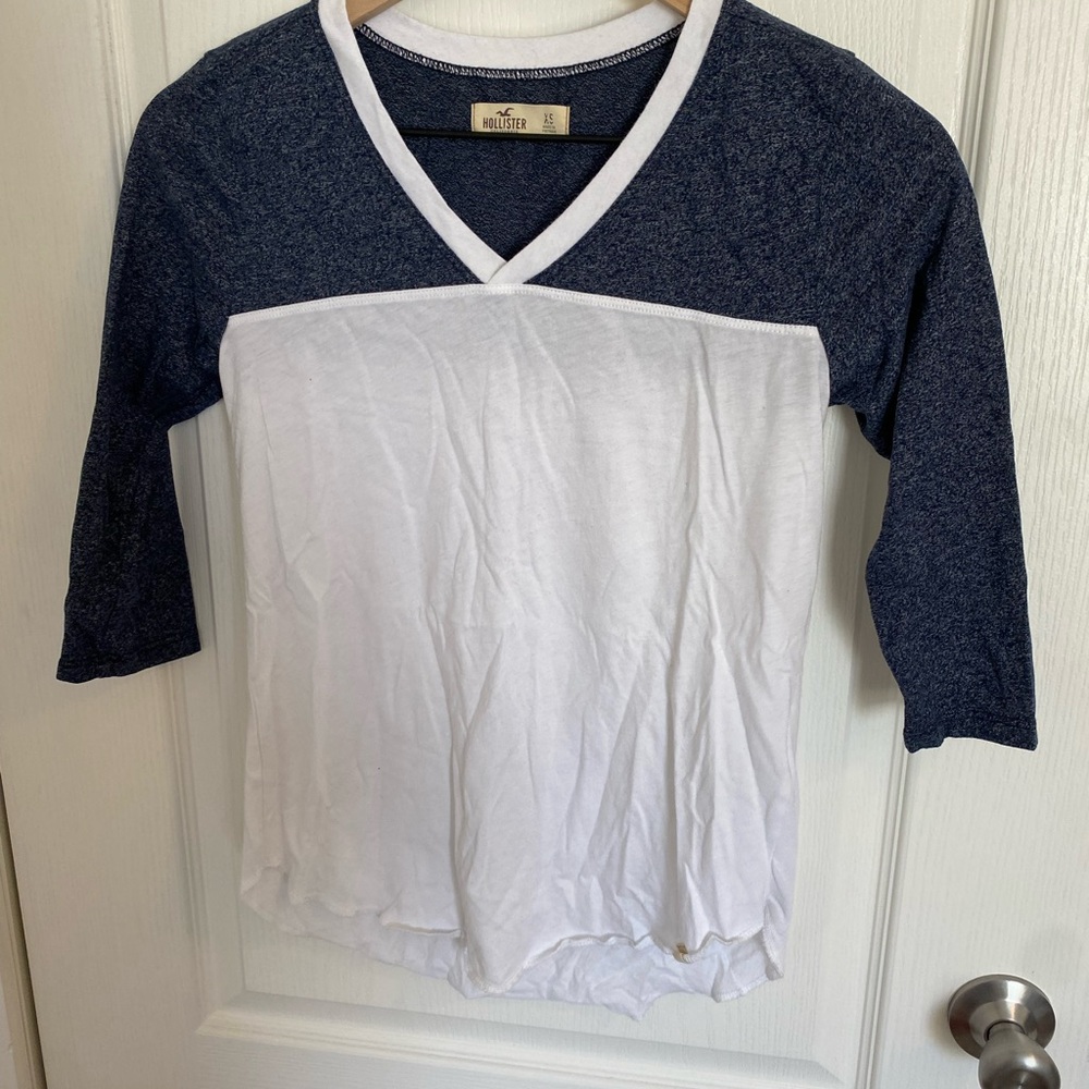 Hollister Women’s Navy and White V-Neck Top